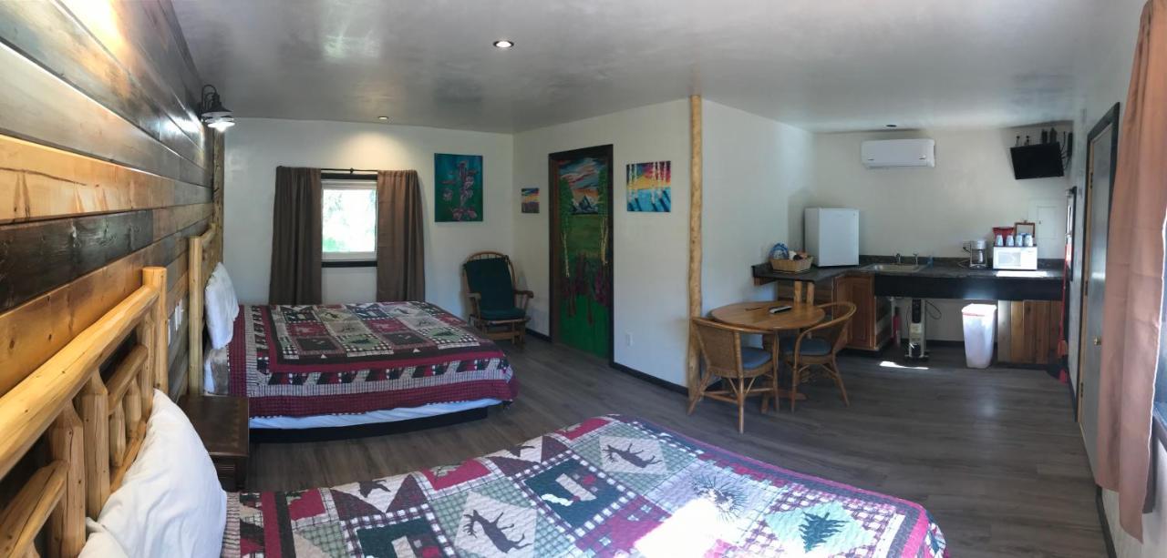 Fox N Fireweed Cabins Ток Екстериор снимка