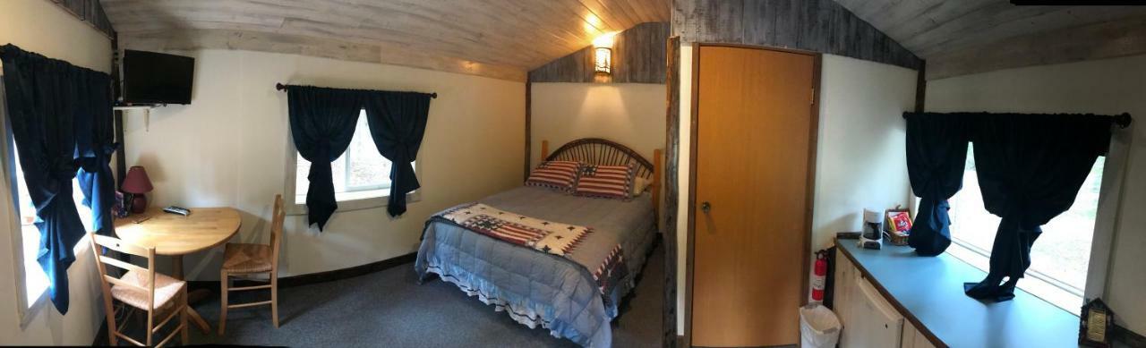 Fox N Fireweed Cabins Ток Екстериор снимка